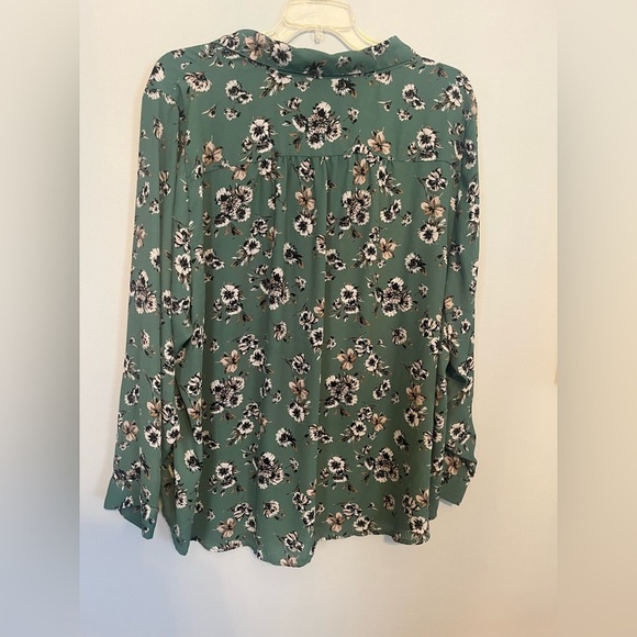 57 TORRID size 5 (28) Madison Georgette Button-Up Long Sleeve Shirt - Picture 6 of 7